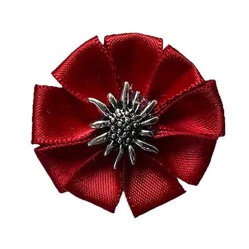 media/image/6_Boutonniere_Edelweiss_rot_IMG_4990_frei.webp