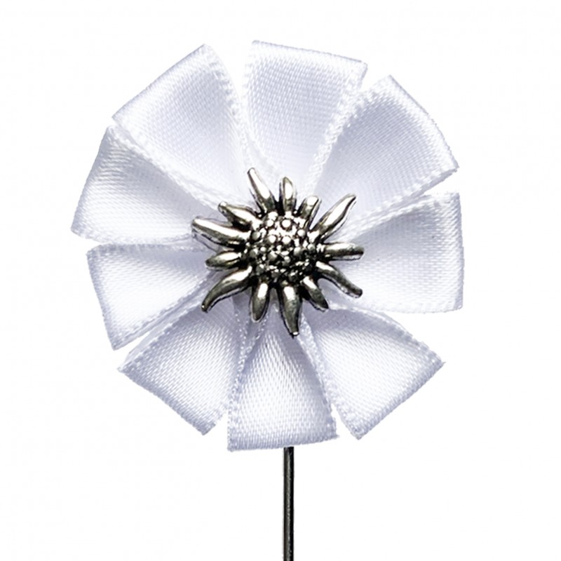 media/image/Boutonniere_Edelweiss_weiss_04_IMG_5018Kn2AX6JPahN3M.jpg