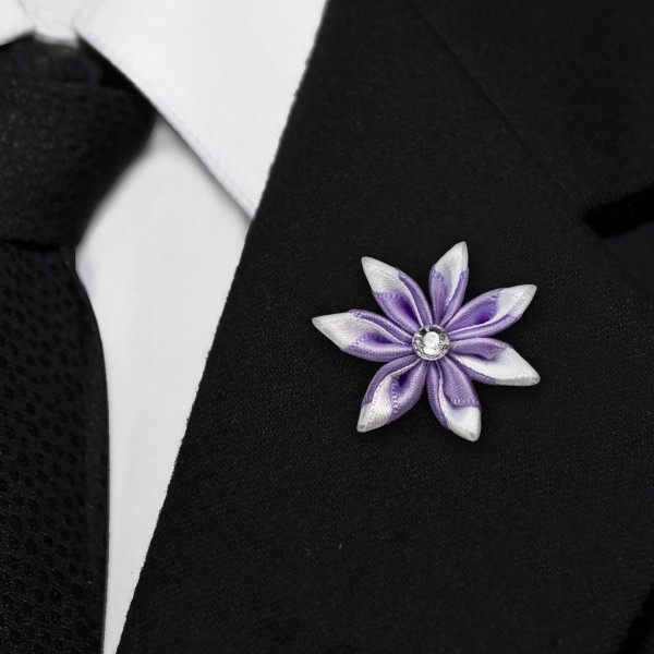Boutonniere lila weiße Knopflochblume Anstecknadel für Hochzeit Reversnadel Schützenfest Oktoberfest