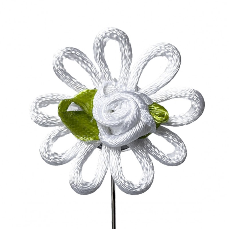 media/image/Boutonniere_2_Margerite_weiss_01_IMG_4984sNVOdGZRHqJnr.jpg