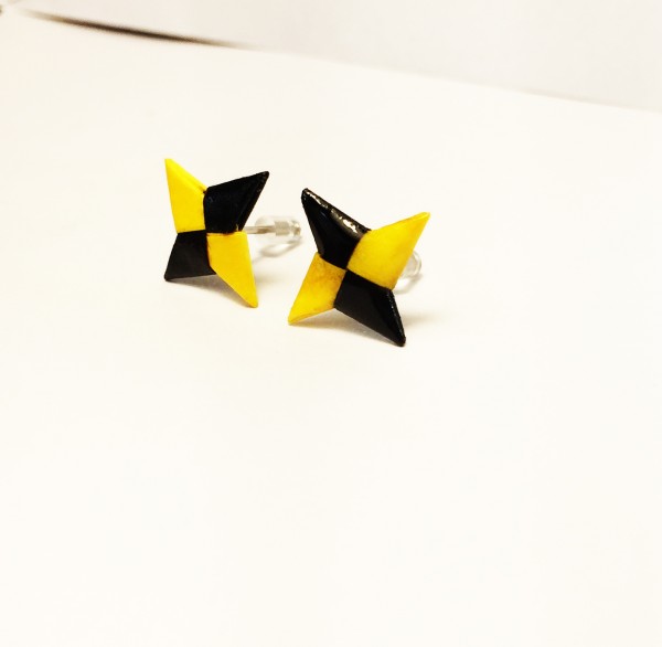 Origami Shuriken Ohrstecker als Stern in schwarz gelb Ohrringe handgefertigt filigran CosplayAnime