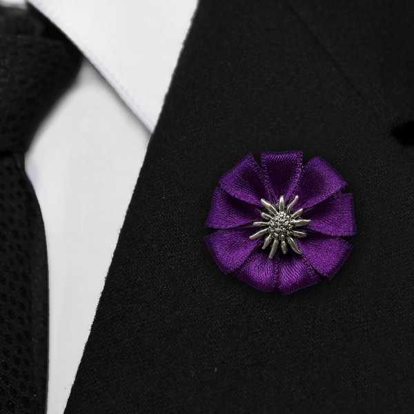 Boutonniere „Edelweiß“ Reversnadel in violett aus Satin